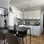 Cozy Ground Floor Τρόμσο